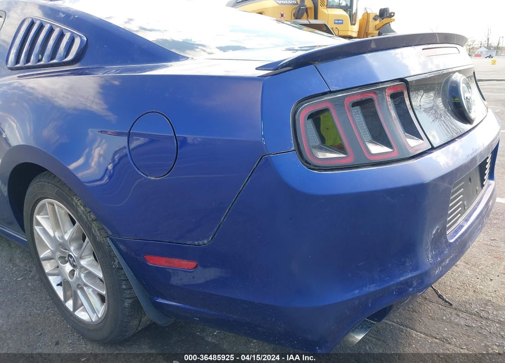 2014 FORD MUSTANG V6 PREMIUM VIN: 1ZVBP8AM5E5305831