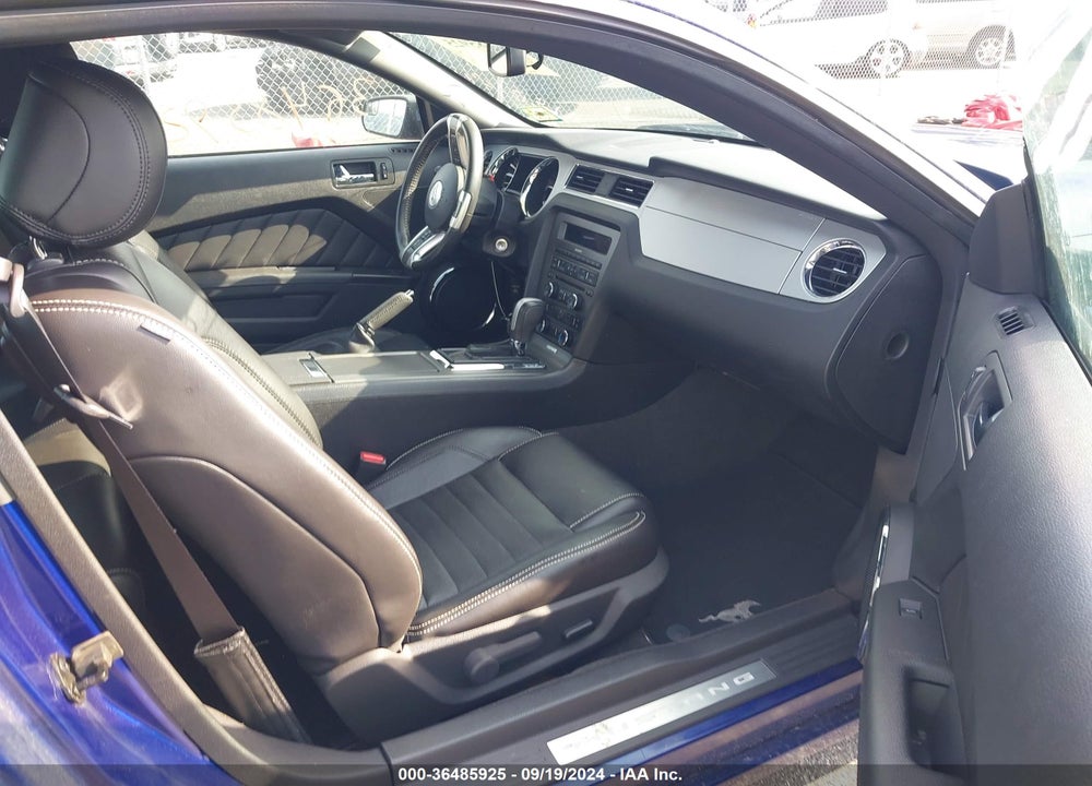 2014 FORD MUSTANG V6 PREMIUM VIN: 1ZVBP8AM5E5305831