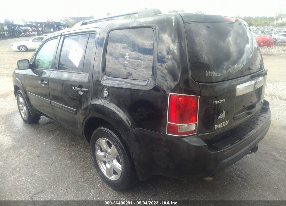 2011 HONDA PILOT EX-L VIN: 5FNYF4H64BB017017