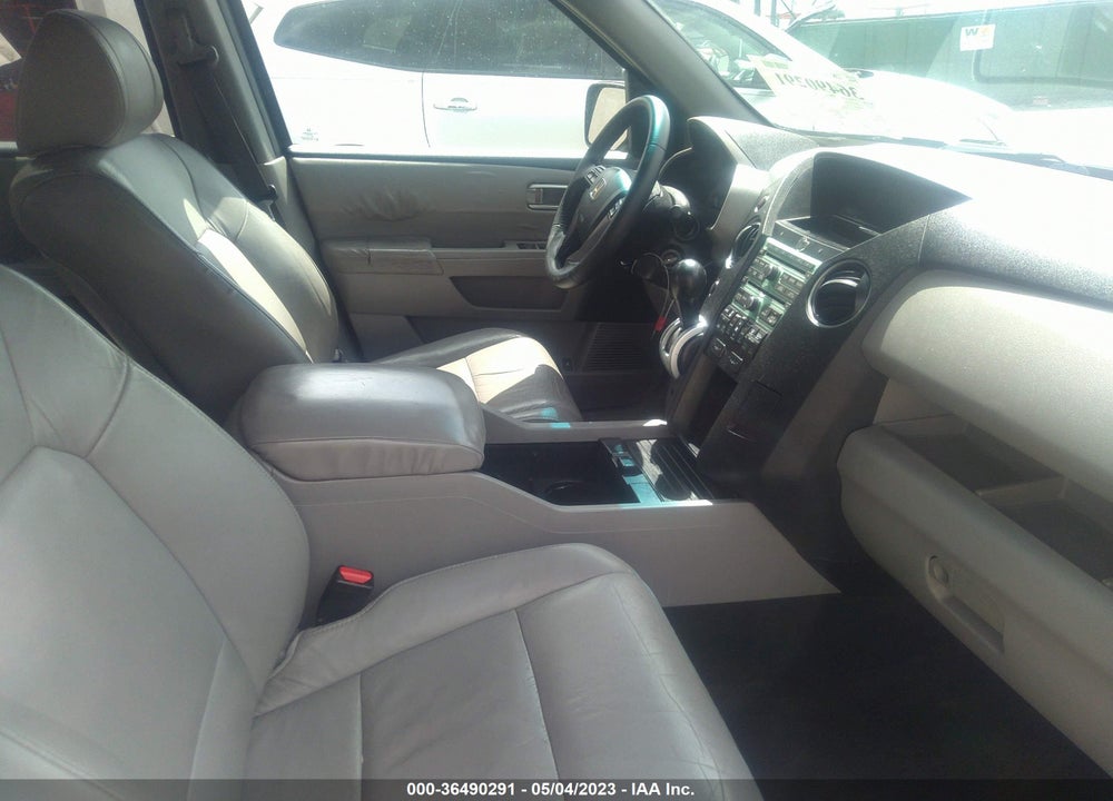 2011 HONDA PILOT EX-L VIN: 5FNYF4H64BB017017