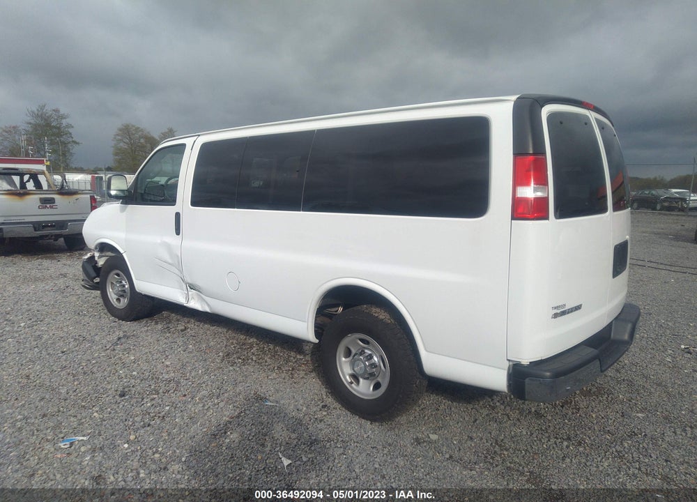 2020 CHEVROLET EXPRESS PASSENGER RWD 2500 REGULAR WHEELBASE LT VIN: 1GAWGFFGXL1152078