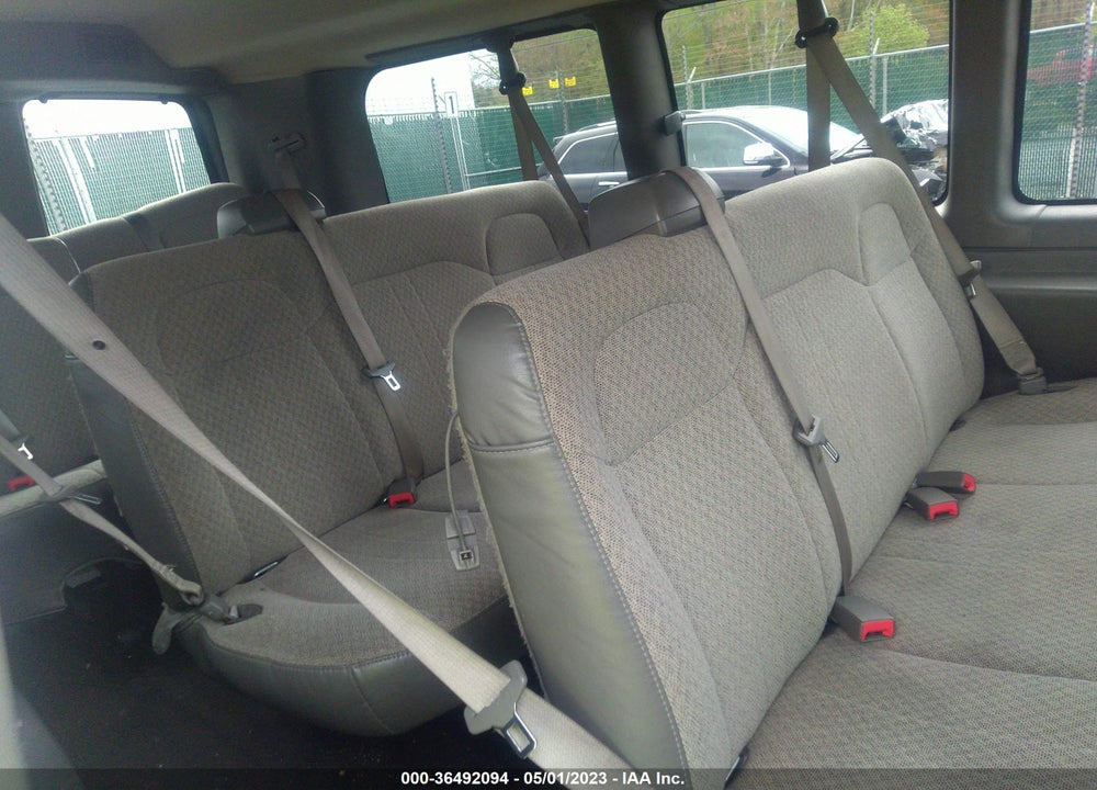 2020 CHEVROLET EXPRESS PASSENGER RWD 2500 REGULAR WHEELBASE LT VIN: 1GAWGFFGXL1152078