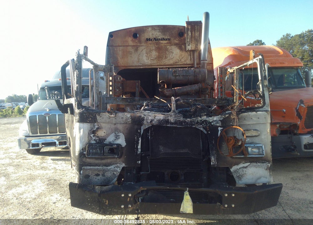 2015 PETERBILT 320 VIN: 3BPZHJ7X1FF271457