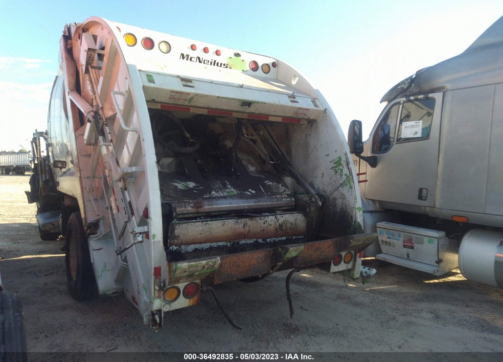 2015 PETERBILT 320 VIN: 3BPZHJ7X1FF271457