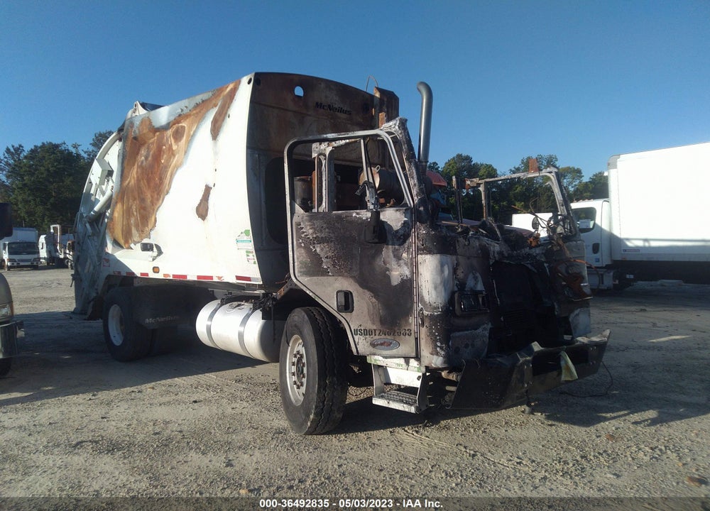 2015 PETERBILT 320 VIN: 3BPZHJ7X1FF271457