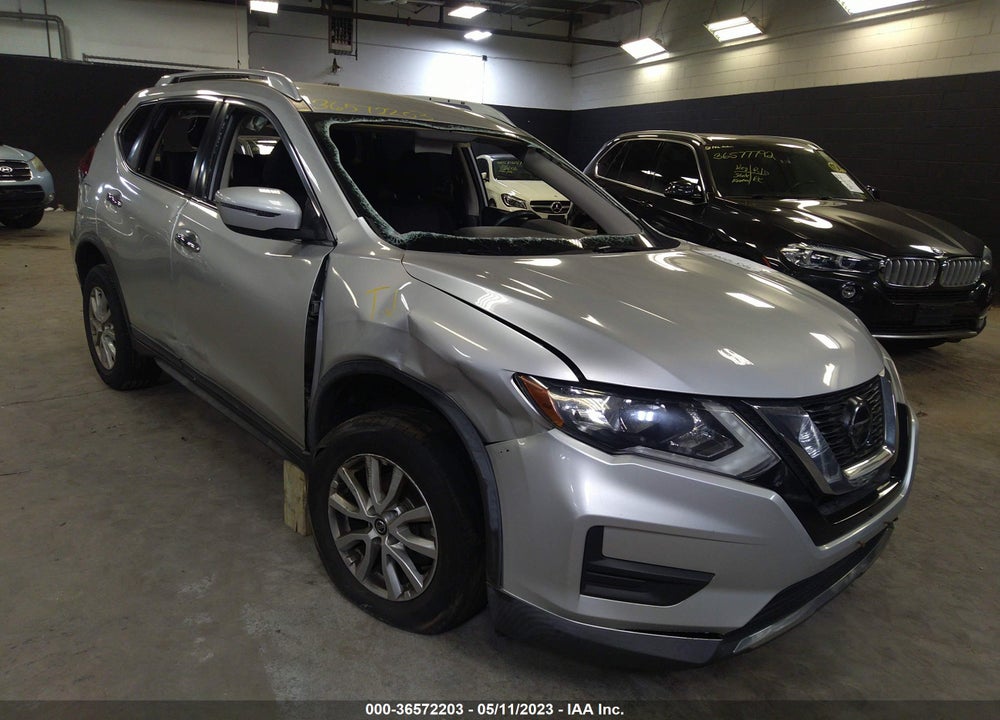 2018 NISSAN ROGUE SV VIN: KNMAT2MT5JP564506