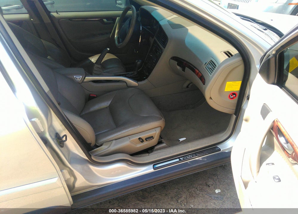 2005 VOLVO XC70 2.5T AWD VIN: YV1SZ592451203663