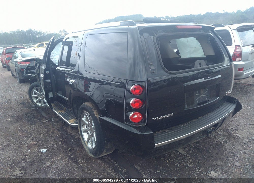 2013 GMC YUKON DENALI VIN: 1GKS1EEF2DR352468