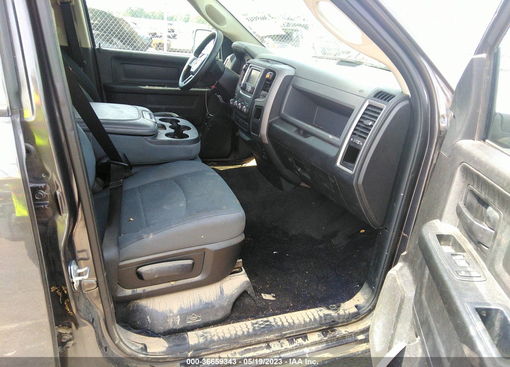 2017 RAM 1500 EXPRESS 4X4 6'4 BOX VIN: 1C6RR7FT0HS564987