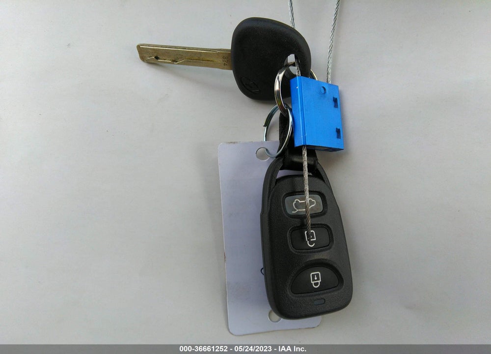 2009 HYUNDAI ELANTRA TOURING VIN: KMHDC86E79U037851