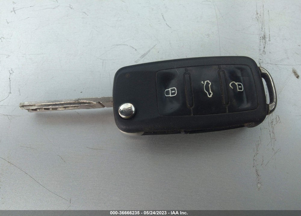 2012 VOLKSWAGEN JETTA 2.5L SE VIN: 3VWDP7AJ2CM337345