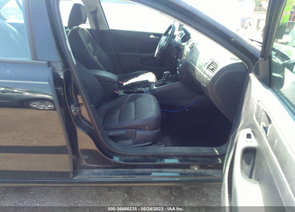 2012 VOLKSWAGEN JETTA 2.5L SE VIN: 3VWDP7AJ2CM337345