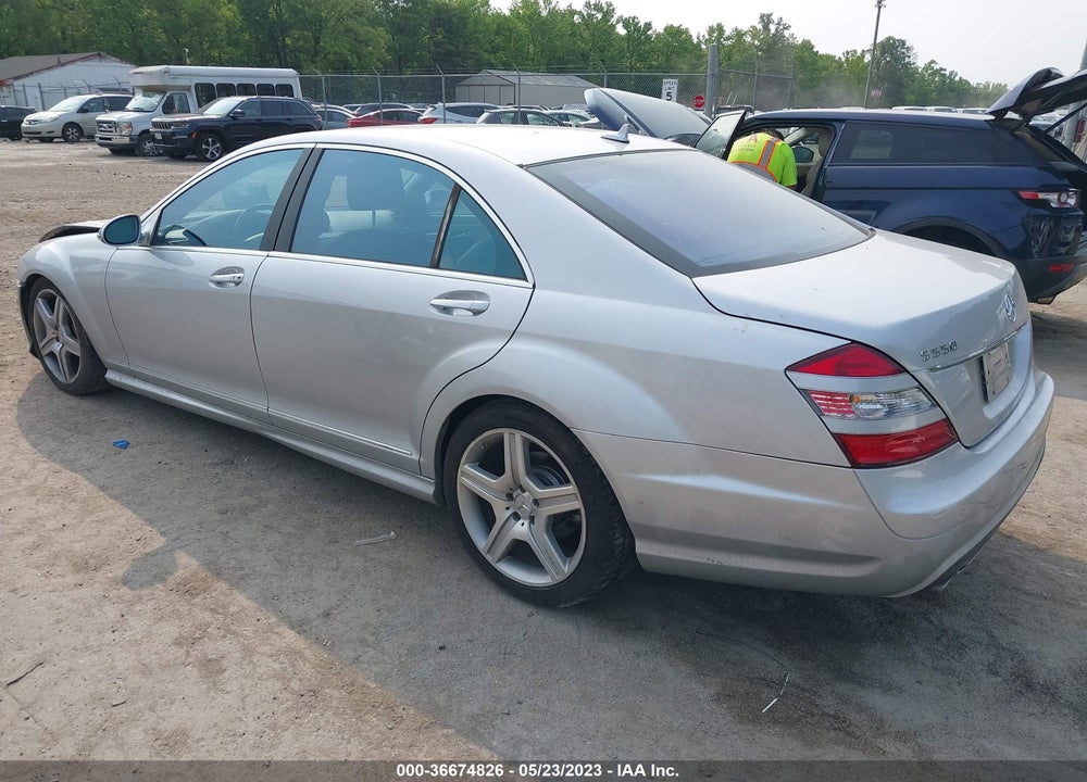 2008 MERCEDES-BENZ S 550 VIN: WDDNG71X88A208743
