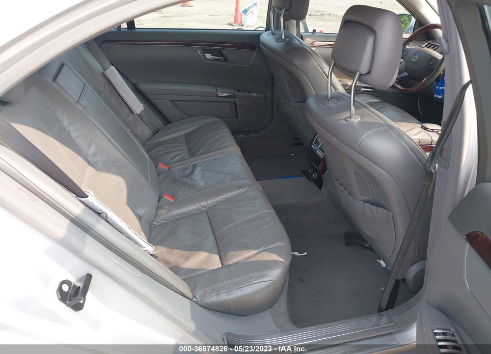 2008 MERCEDES-BENZ S 550 VIN: WDDNG71X88A208743