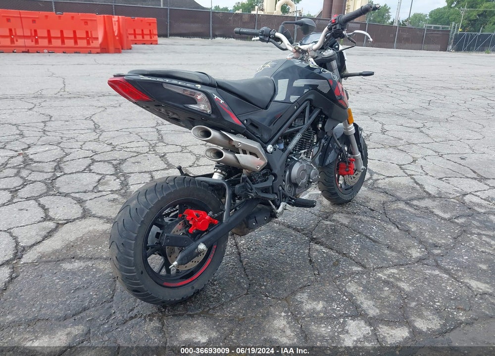 2021 BENELLI TNT VIN: LBBPEA079MBD03305