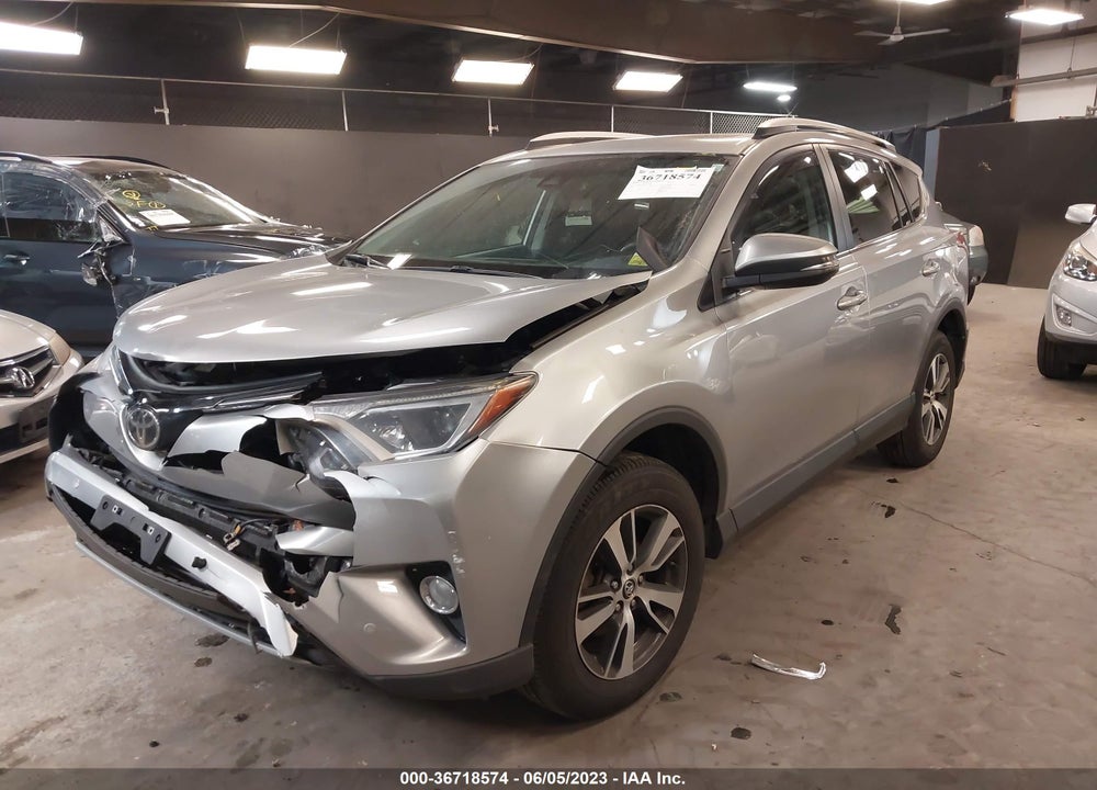 2016 TOYOTA RAV4 XLE VIN: 2T3RFREV8GW431402