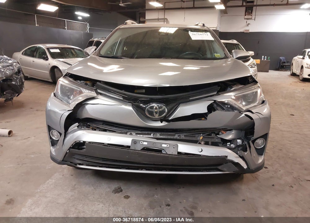 2016 TOYOTA RAV4 XLE VIN: 2T3RFREV8GW431402
