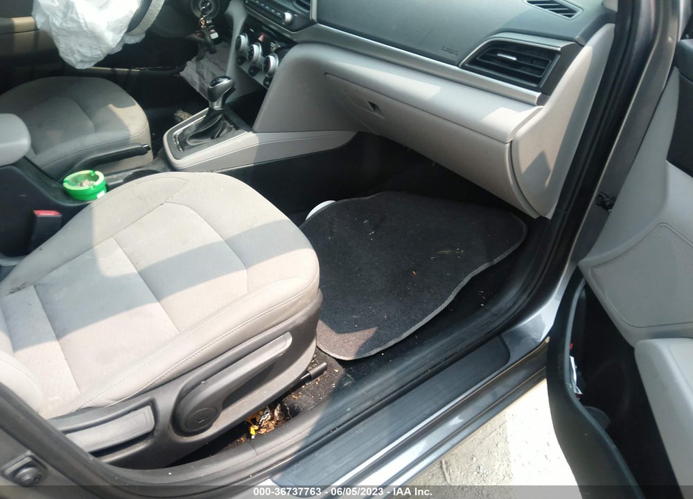 2019 HYUNDAI ELANTRA SE VIN: 5NPD74LFXKH424859