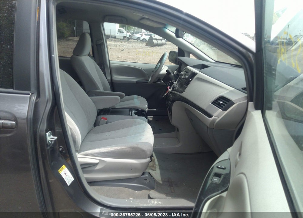 2013 TOYOTA SIENNA LE V6 8 PASSENGER VIN: 5TDKK3DC1DS281737