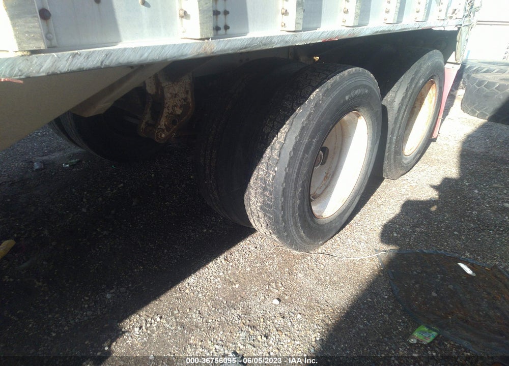 1989 CORNHUSKER 43 FT GRAIN HOPPER VIN: 1T92C432XK0007202