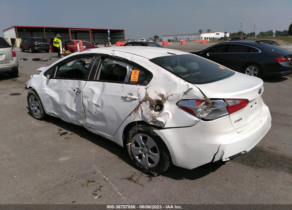 2015 KIA FORTE LX VIN: KNAFX4A69F5260812