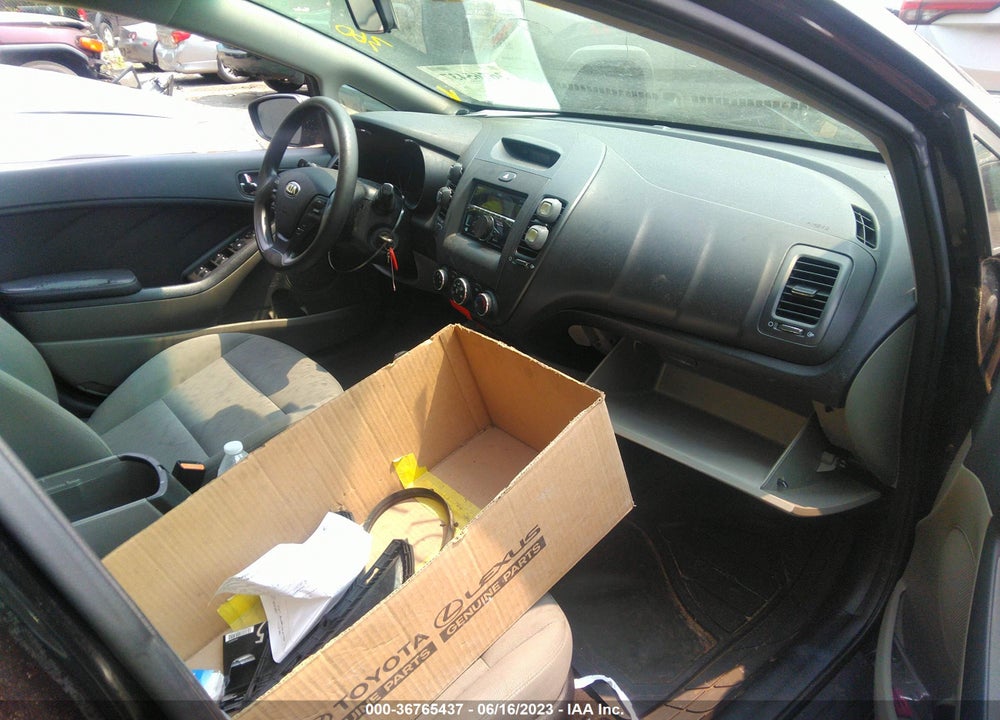 2015 KIA FORTE LX VIN: KNAFK4A66F5371588