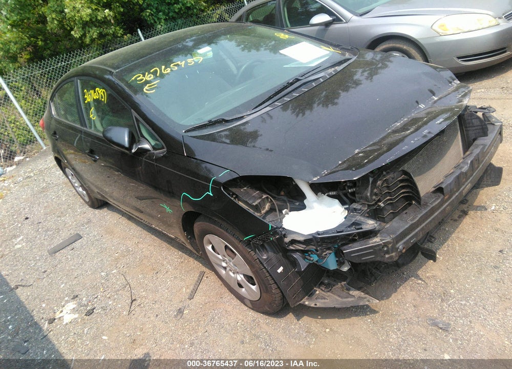 2015 KIA FORTE LX VIN: KNAFK4A66F5371588