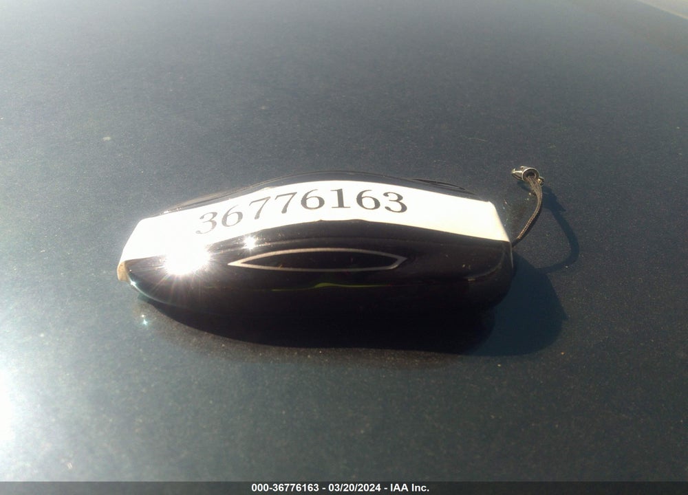 2016 TESLA MODEL S VIN: 5YJSA1E24GF124340