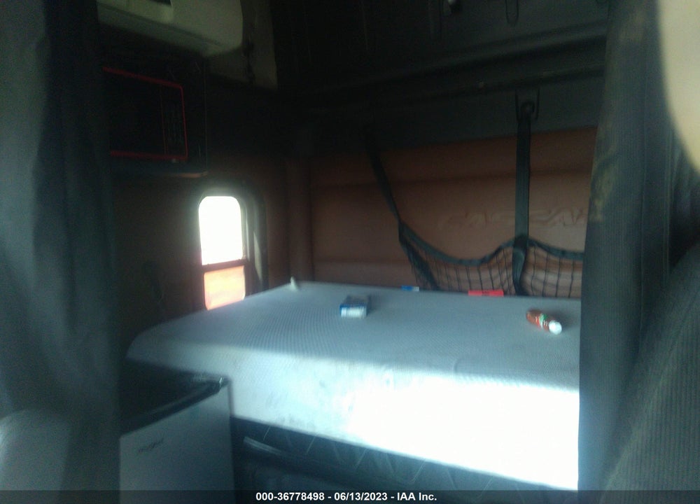 2018 FREIGHTLINER CASCADIA 126 VIN: 3AKJHHDR2JSJL1190