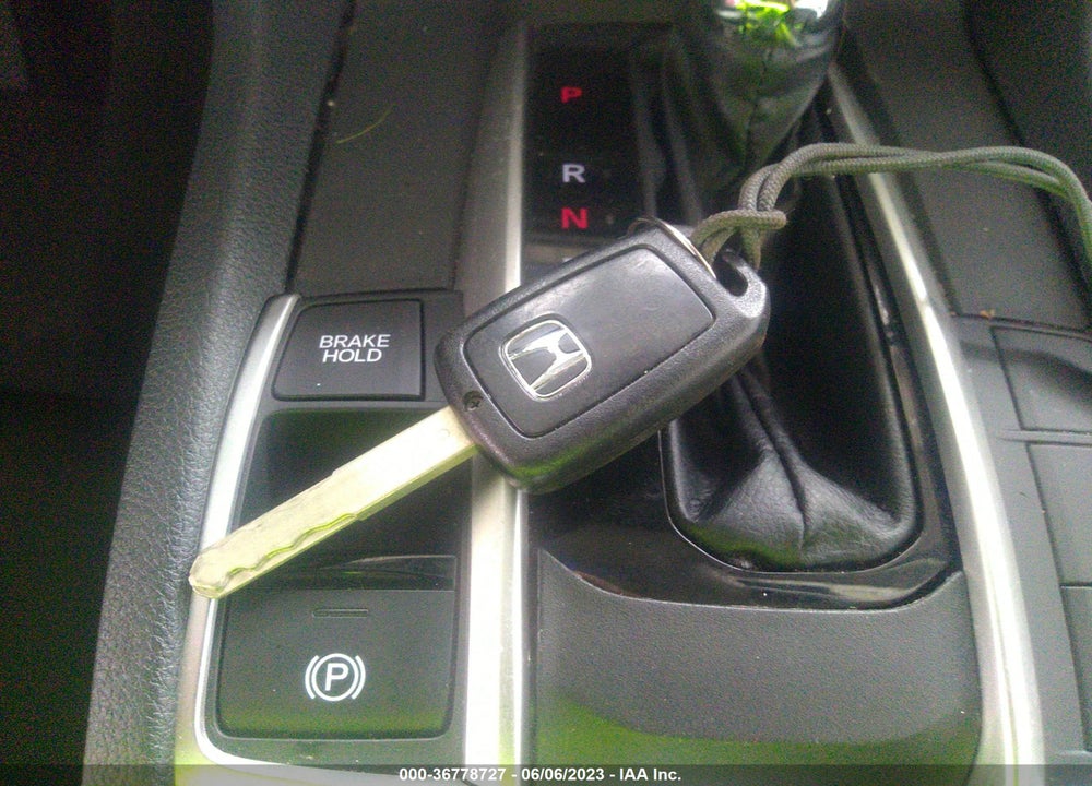 2021 HONDA CIVIC LX VIN: 2HGFC2F67MH557502