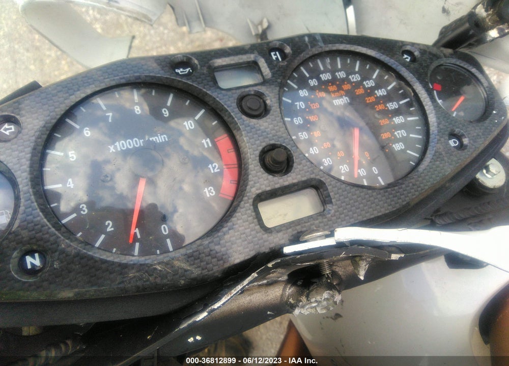 2006 SUZUKI GSX1300 R VIN: JS1GW71A862112288