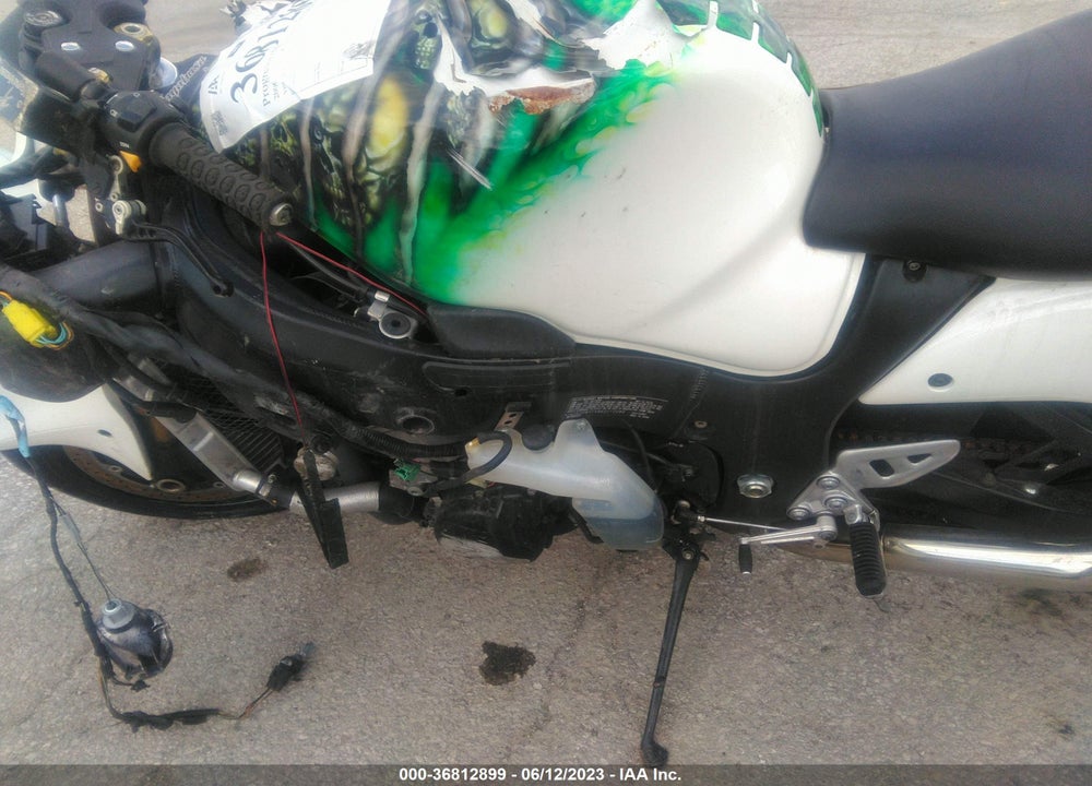 2006 SUZUKI GSX1300 R VIN: JS1GW71A862112288