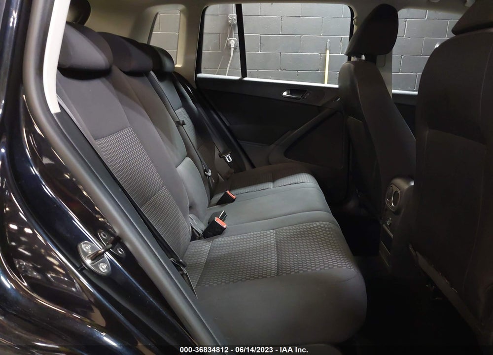 2011 VOLKSWAGEN TIGUAN S VIN: WVGBV7AX2BW511770