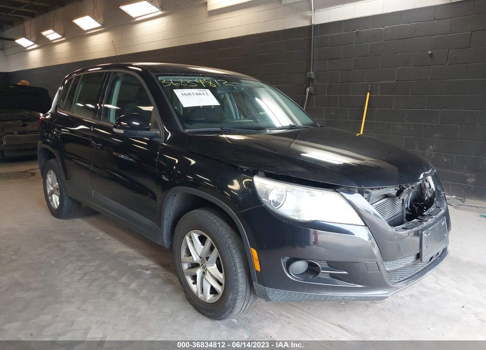 2011 VOLKSWAGEN TIGUAN S VIN: WVGBV7AX2BW511770