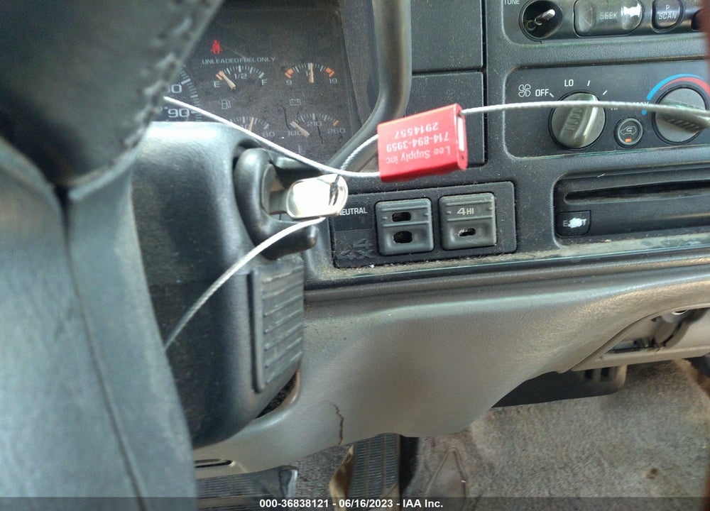 1999 GMC YUKON SLE VIN: 1GKEK13R5XJ787424