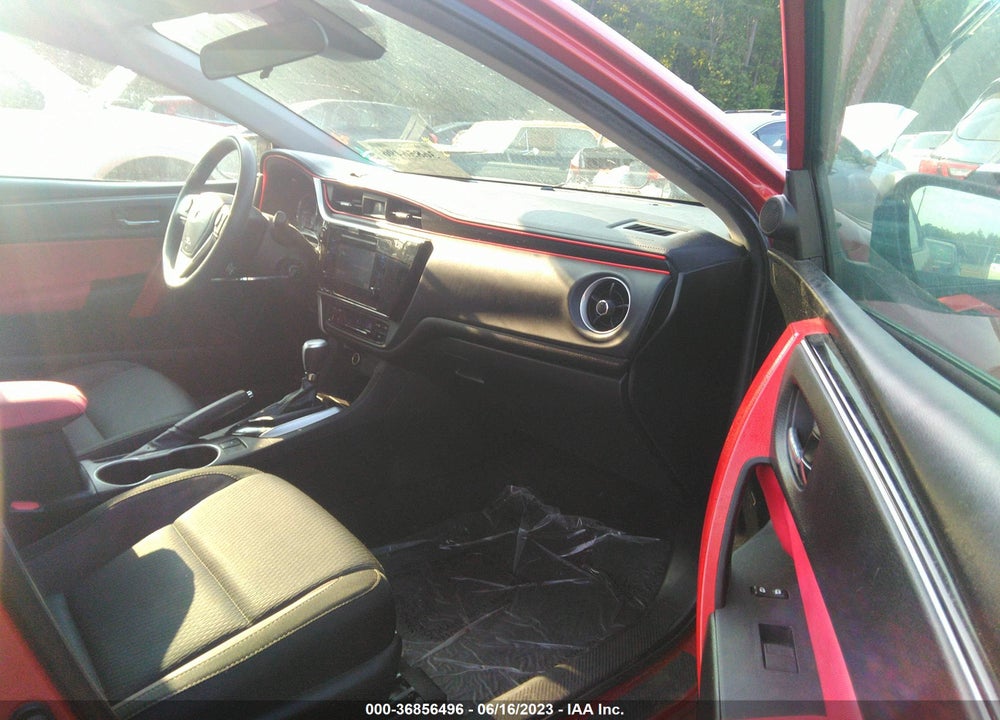 2018 TOYOTA COROLLA LE VIN: 5YFBURHE2JP832710