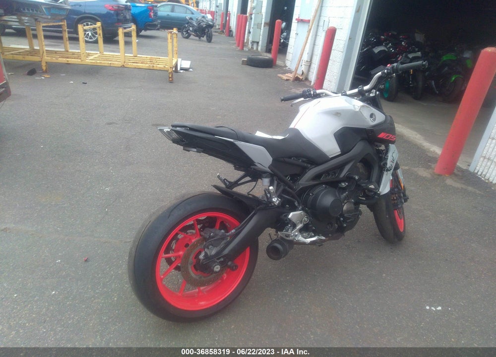 2020 YAMAHA MT09 VIN: JYARN53E5LA007128