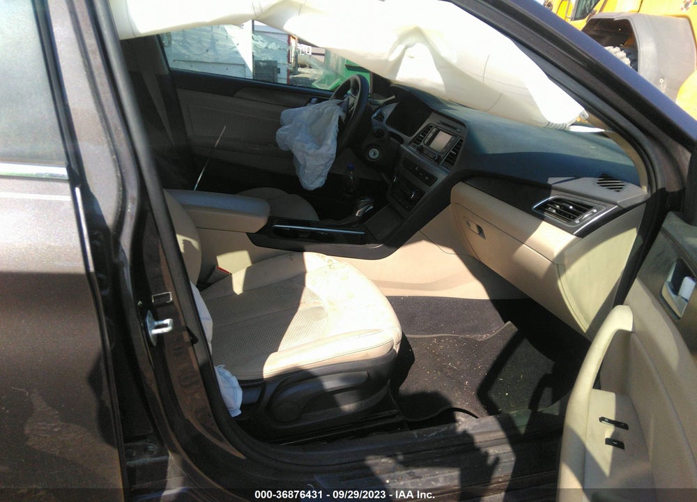 2015 HYUNDAI SONATA SPORT VIN: 5NPE34AF7FH045827