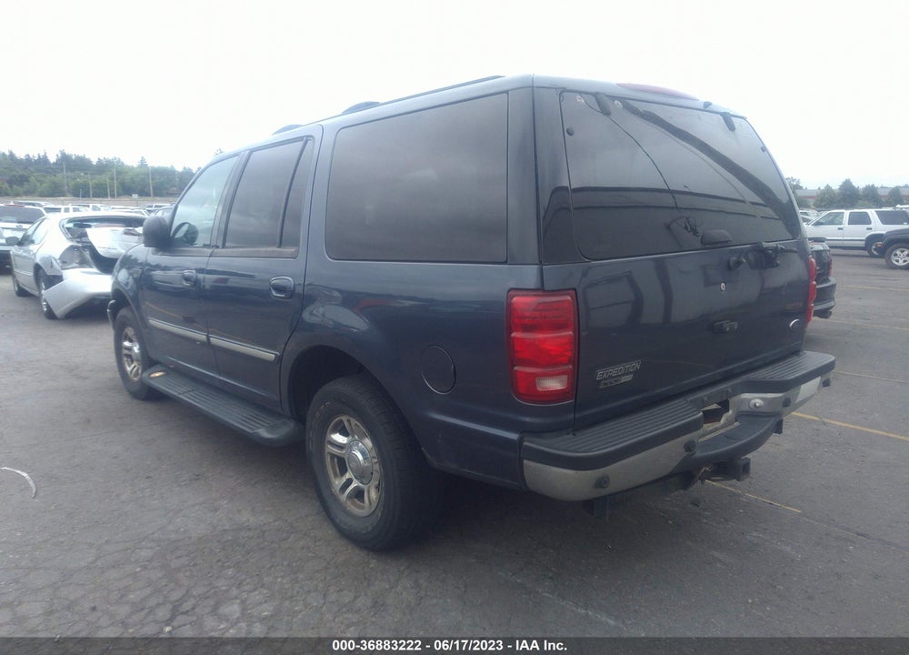 2002 FORD EXPEDITION XLT VIN: 1FMFU16L02LA85795