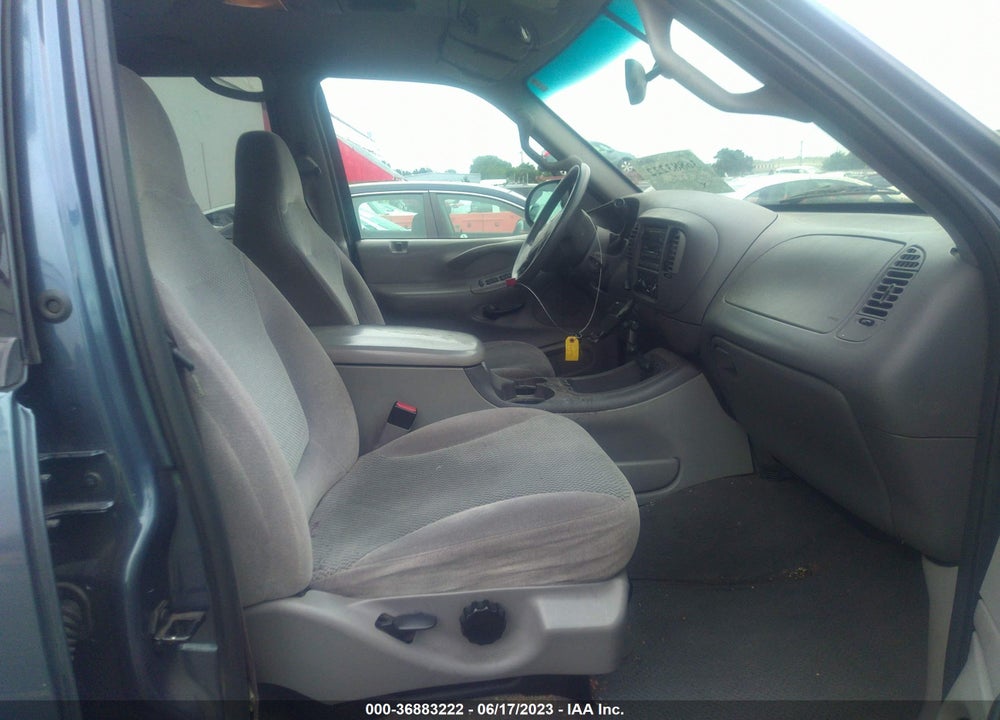 2002 FORD EXPEDITION XLT VIN: 1FMFU16L02LA85795
