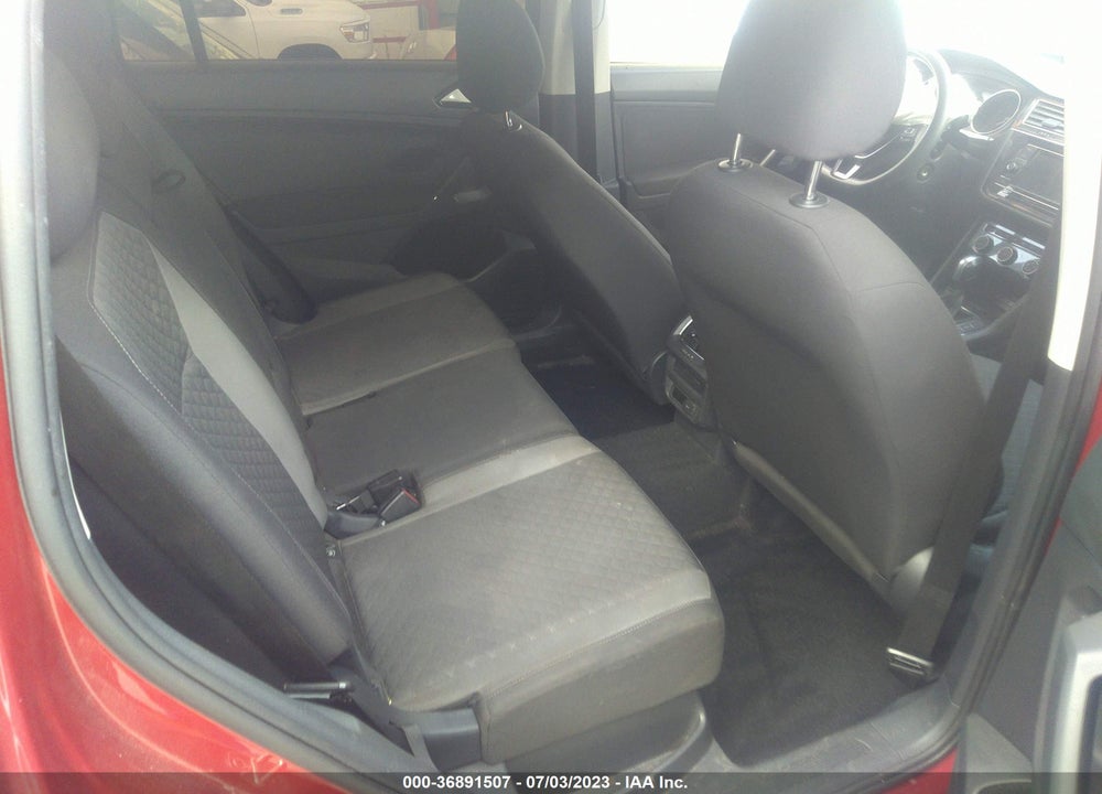 2018 VOLKSWAGEN TIGUAN 2.0T S VIN: 3VV0B7AX0JM025480