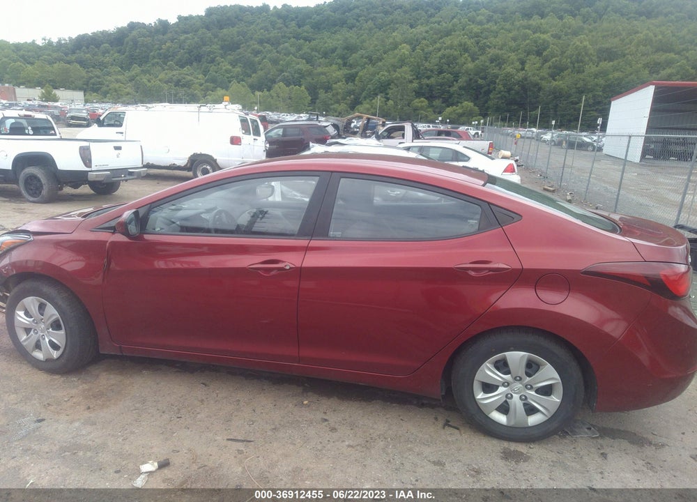 2016 HYUNDAI ELANTRA SE VIN: 5NPDH4AE1GH663697