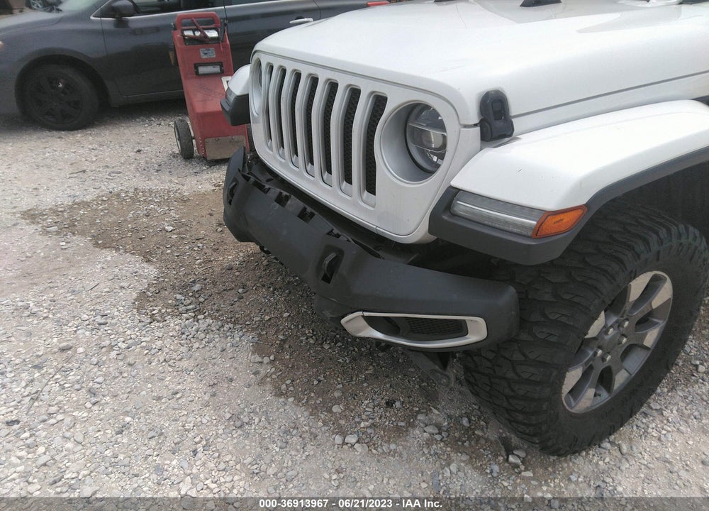 2019 JEEP WRANGLER UNLIMITED SAHARA 4X4 VIN: 1C4HJXEGXKW608137