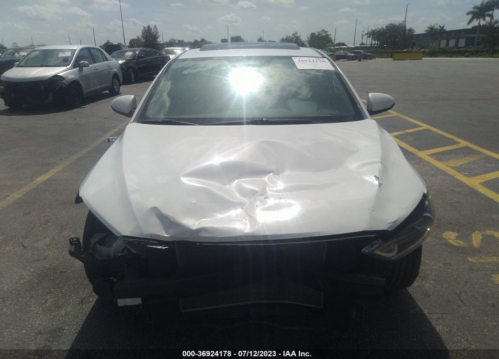2018 HYUNDAI ELANTRA VIN: 5NPD84LF5JH383729
