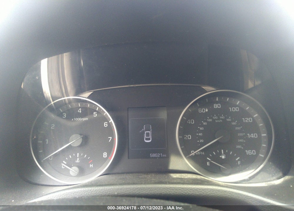 2018 HYUNDAI ELANTRA VIN: 5NPD84LF5JH383729