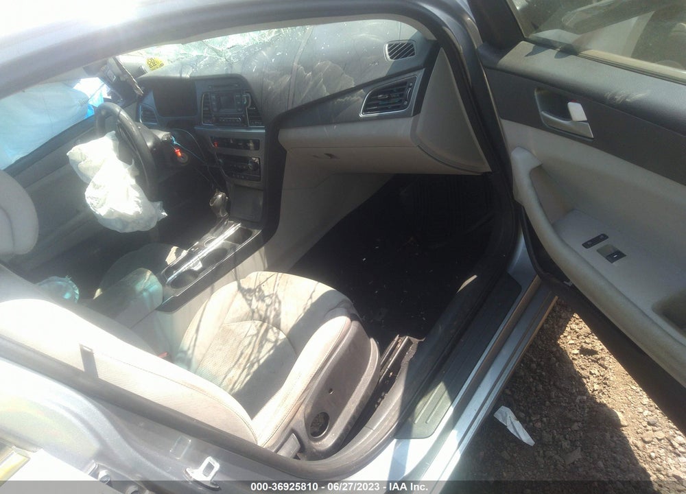 2015 HYUNDAI SONATA SE VIN: 5NPE24AF7FH186979