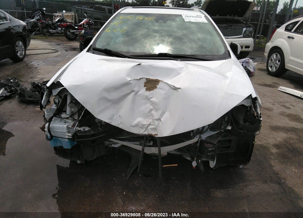 2018 TOYOTA COROLLA XSE VIN: 2T1BURHE9JC035385