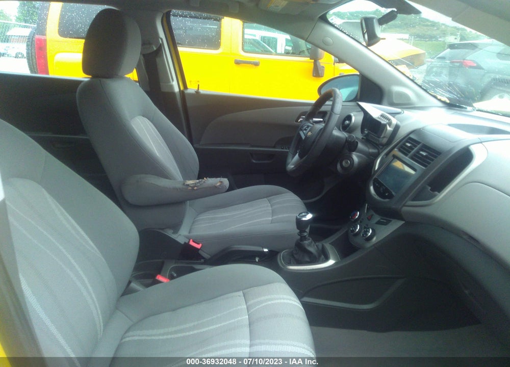 2015 CHEVROLET SONIC LT MANUAL VIN: 1G1JD6SH0F4217685