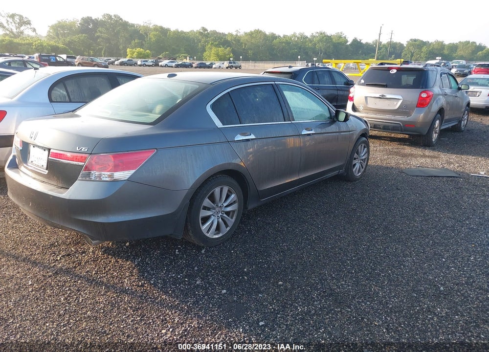 2011 HONDA ACCORD VIN: 1HGCP3F84BA011038