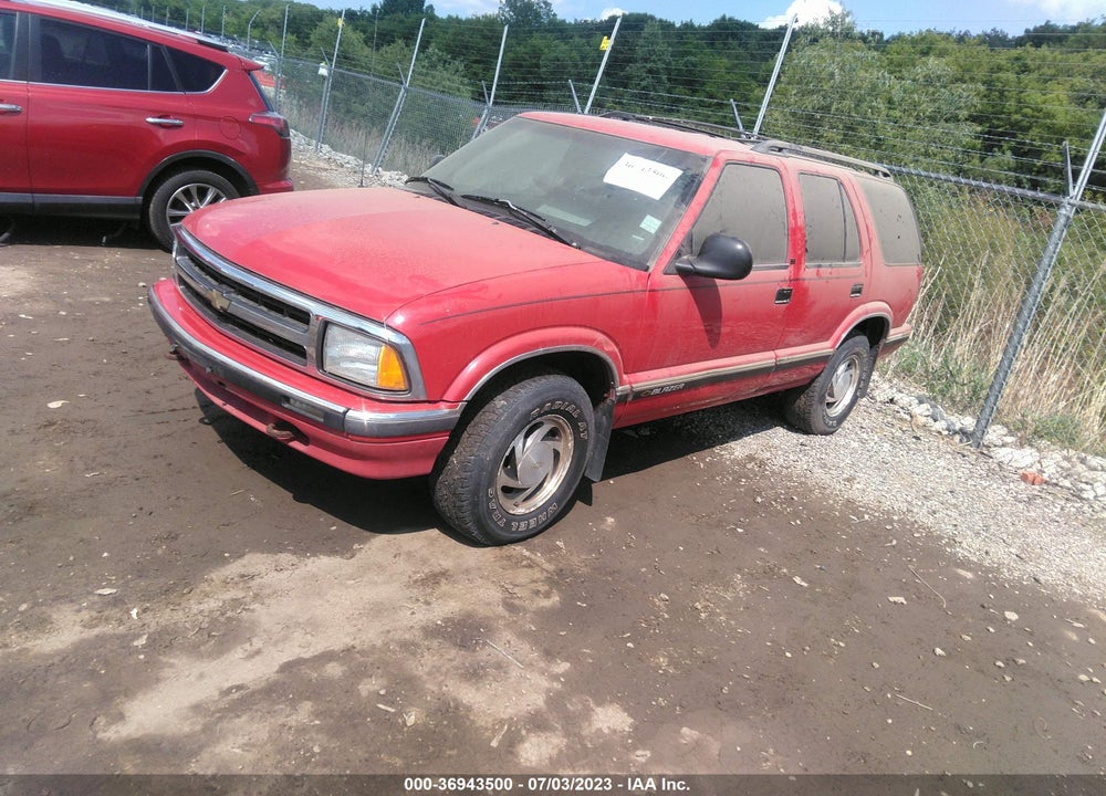 1996 CHEVROLET BLAZER VIN: 1GNDT13W0T2215201